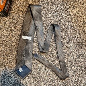 Protocol Slim Gray Patterned Men's Silk Tie